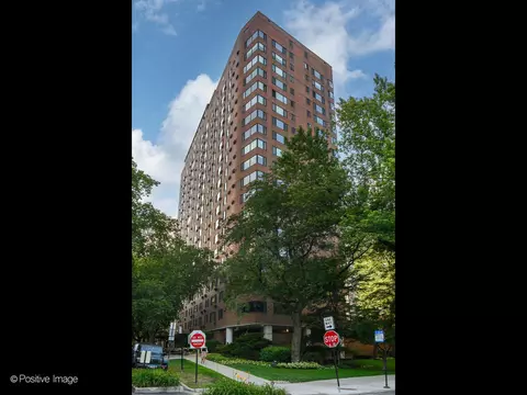 3100 N Lake Shore Dr #208, Chicago, IL 60657