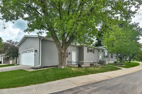 375 Elder Ln, Belvidere, IL 61008 photo 2