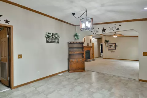 375 Elder Ln, Belvidere, IL 61008 photo 10