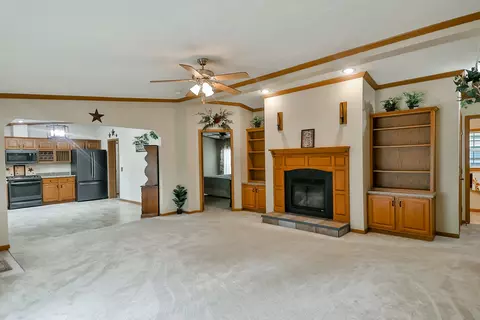 375 Elder Ln, Belvidere, IL 61008 photo 4