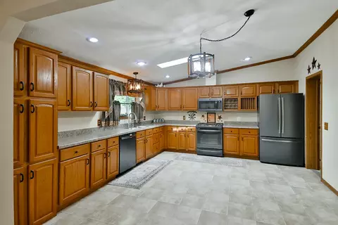 375 Elder Ln, Belvidere, IL 61008 photo 6