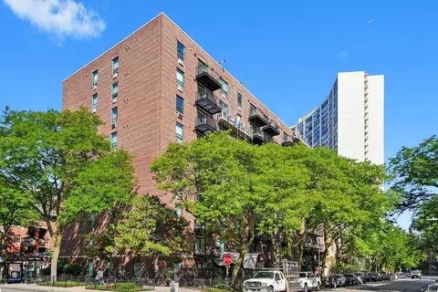3900 N Pine Grove Ave #412, Chicago, IL 60613
