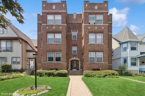 431 Wisconsin Ave #1, Oak Park, IL 60302