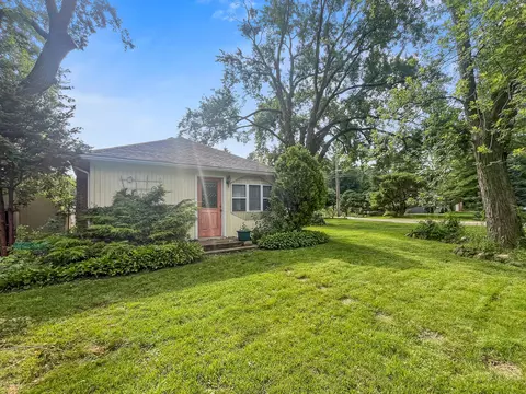 120 Cedardel St, Mchenry, IL 60051