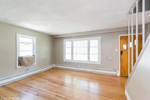 Living - 216 E 141st Pl, Dolton, IL 60419 photo 1 of 5