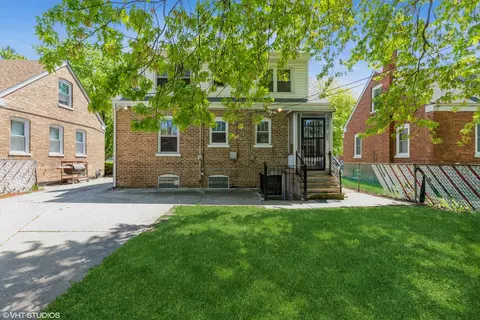 Exterior - 216 E 141st Pl, Dolton, IL 60419 photo 3 of 3