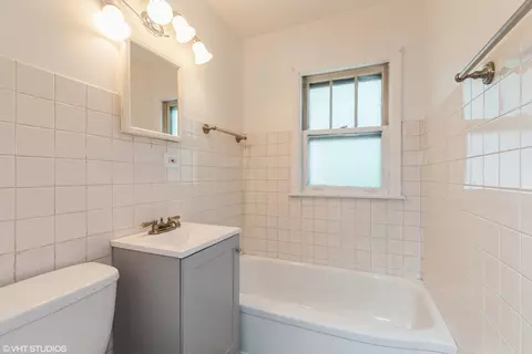 Bath - 216 E 141st Pl, Dolton, IL 60419 photo 1 of 1
