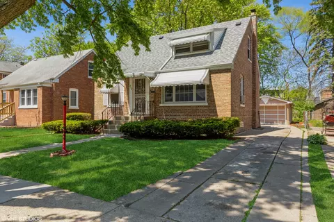 216 E 141st Pl, Dolton, IL 60419