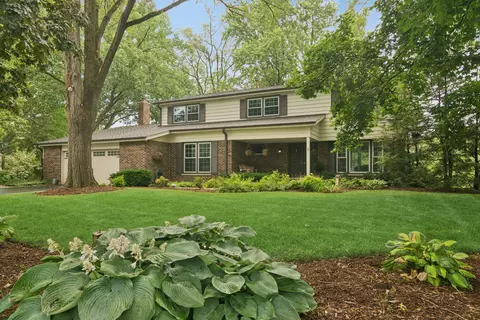 870 Georgetowne Ln, Barrington, IL 60010