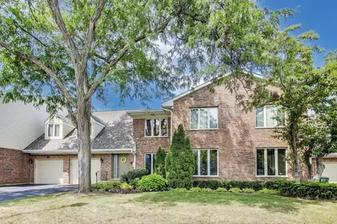 1664 N Douglas Ct, Arlington Heights, IL 60004