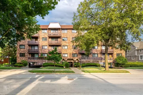 121 S Vail Ave #504, Arlington Heights, IL 60005