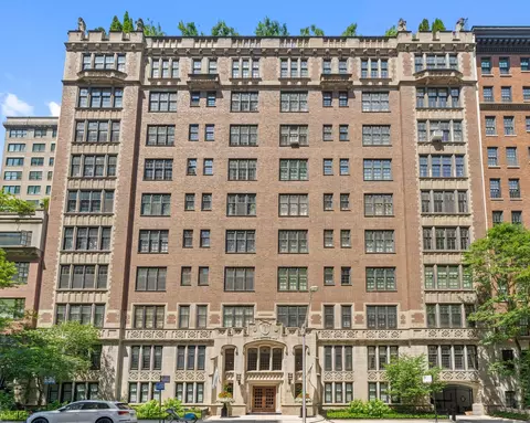 220 E Walton Pl #4E, Chicago, IL 60611