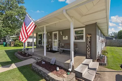 Exterior - 306 E 9th St, Rock Falls, IL 61071 photo 1 of 8
