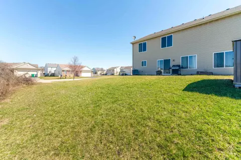 Exterior - 39862 Waterloo Dr, Beach Park, IL 60083 photo 7 of 8
