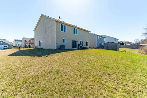Exterior - 39862 Waterloo Dr, Beach Park, IL 60083 photo 6 of 8