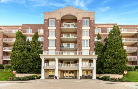 7071 W Touhy Ave #307, Niles, IL 60714