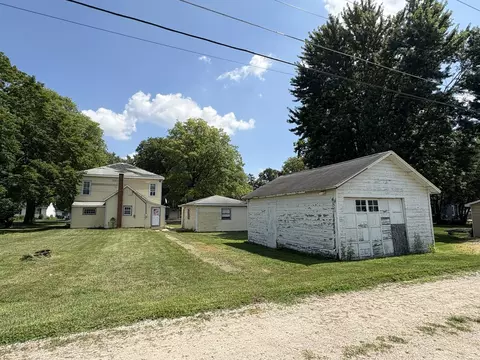 Exterior - 411 Depot St, Mazon, IL 60444 photo 3 of 4