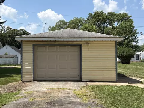 Exterior - 411 Depot St, Mazon, IL 60444 photo 2 of 4