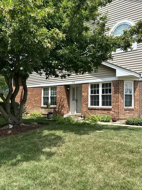 952 W Happfield Dr #2828, Arlington Heights, IL 60004