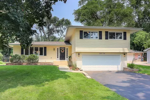 26 W554 Jewell Rd, Winfield, IL 60190