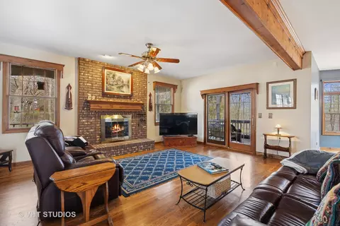 2418 Bennington Ln, Mchenry, IL 60050 photo 2