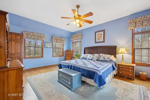 2418 Bennington Ln, Mchenry, IL 60050 photo 7