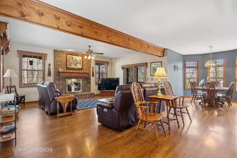 2418 Bennington Ln, Mchenry, IL 60050 photo 3