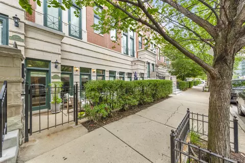 434 W Armitage Ave #E, Chicago, IL 60614