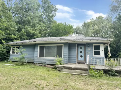 1312 Christiana Ter, Dixon, IL 61021
