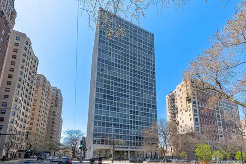 2400 N Lakeview Ave #1706, Chicago, IL 60614