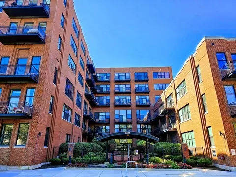 2323 W Pershing Rd #333, Chicago, IL 60609