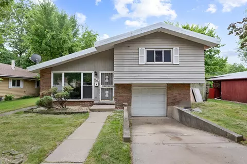 15230 Meadow Ln, Dolton, IL 60419