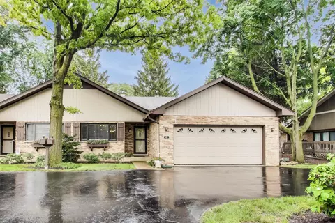 45 Castle Rock Ln, Bloomingdale, IL 60108