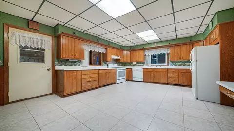 303 N Stanton St, Davis, IL 61019 photo 5