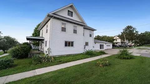 303 N Stanton St, Davis, IL 61019 photo 4