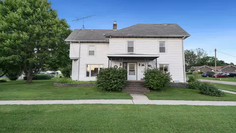 303 N Stanton St, Davis, IL 61019 photo 2