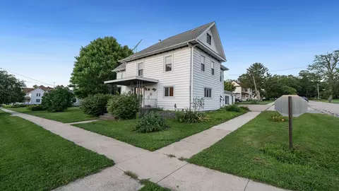 303 N Stanton St, Davis, IL 61019 photo 3