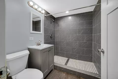 Bath - 5757 S Aberdeen St, Chicago, IL 60621 photo 3 of 3