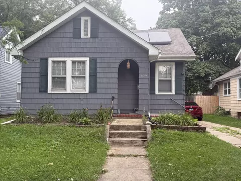 609 S Union St, Aurora, IL 60505