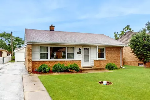8242 N Wisner St, Niles, IL 60714