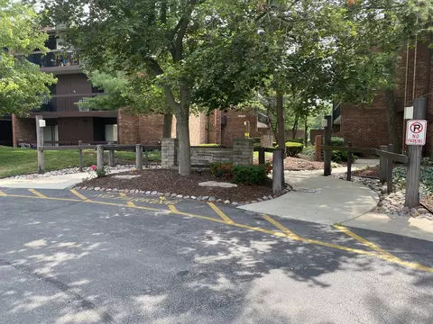 14505 Central Ct #G-3, Oak Forest, IL 60452