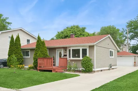 908 N Norman Ln, Wheeling, IL 60090