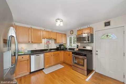 Kitchen - 908 N Norman Ln, Wheeling, IL 60090 photo 2 of 2