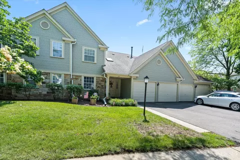 307 Glasgow Ln #V2, Schaumburg, IL 60194