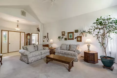 Entry Way - 6068 Morningside Ct, Gurnee, IL 60031 photo 1 of 1