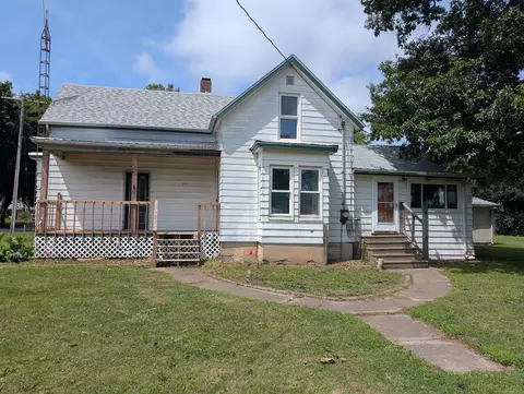 207 S Center St, Sadorus, IL 61872