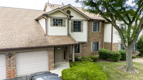 1632 W Quail Ct #4, Arlington Heights, IL 60004