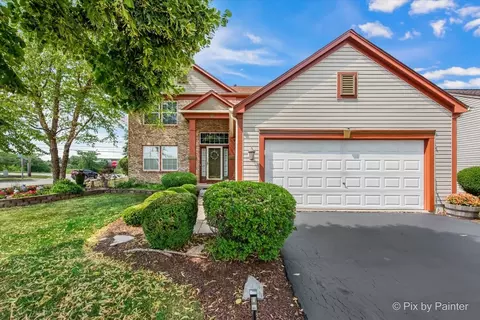 2370 Nantucket Ln, Elgin, IL 60123