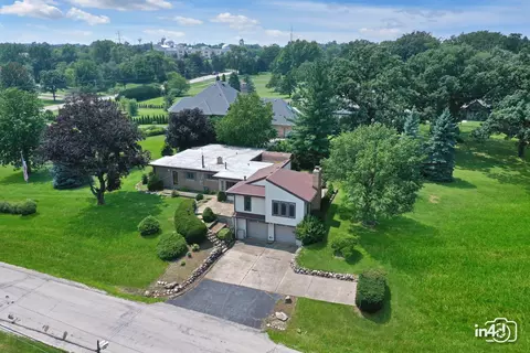 303 79th St, Burr Ridge, IL 60527