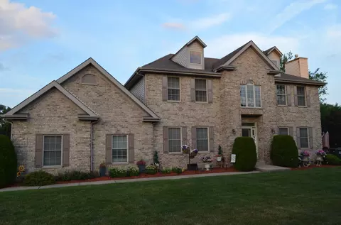 18453 Stonecreek Dr, Hazel Crest, IL 60429